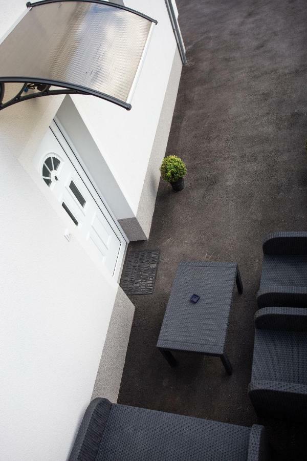 Villa Hillside Apartment Jesenice Kültér fotó