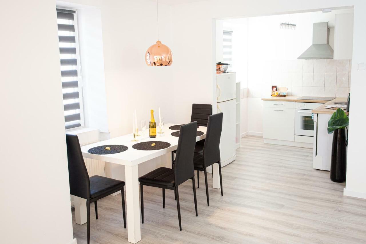Villa Hillside Apartment Jesenice Kültér fotó