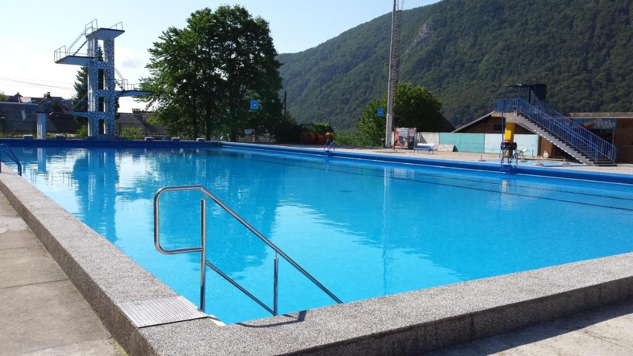 Villa Hillside Apartment Jesenice Kültér fotó